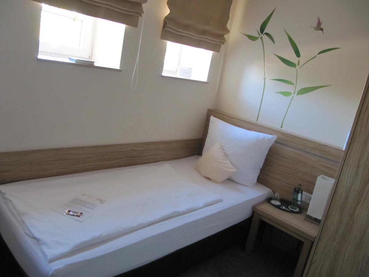 Hotel Stadt Steinheim Steinheim  エクステリア 写真