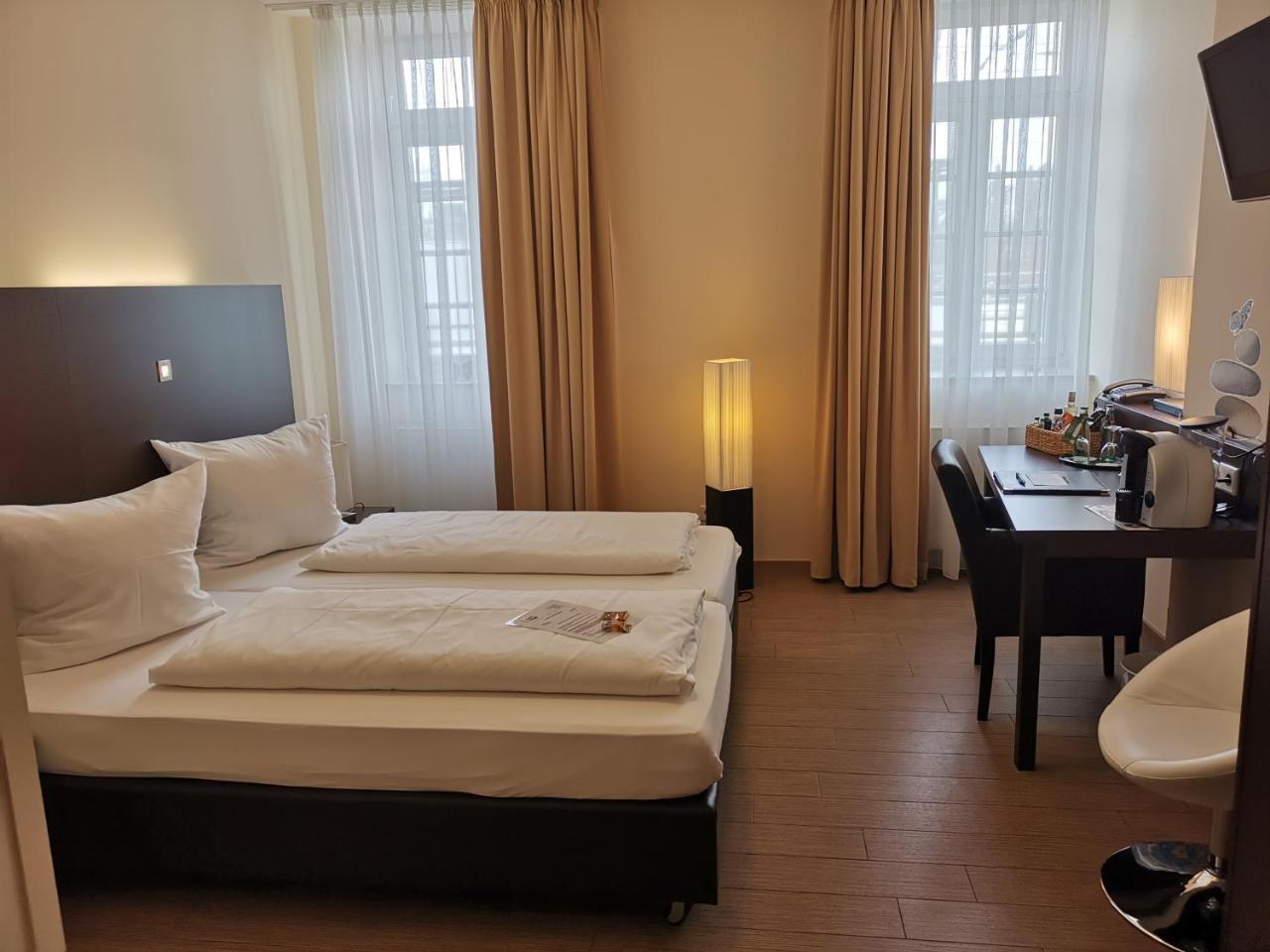 Hotel Stadt Steinheim Steinheim  エクステリア 写真